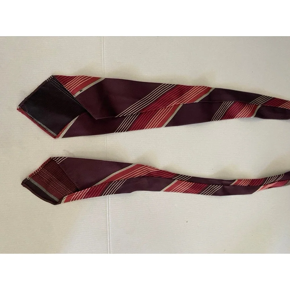 Vintage Mens Burgundy Red Cream Diagonal Striped Texture Silk Blend Necktie